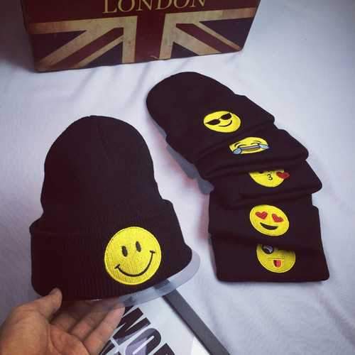 Unisex Emoji Embroidery Knitted Slouch Beanie Hat Sport Outdoor Elastic Cap